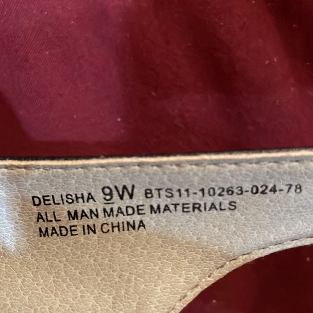 Sandals - Picture 3 of 4